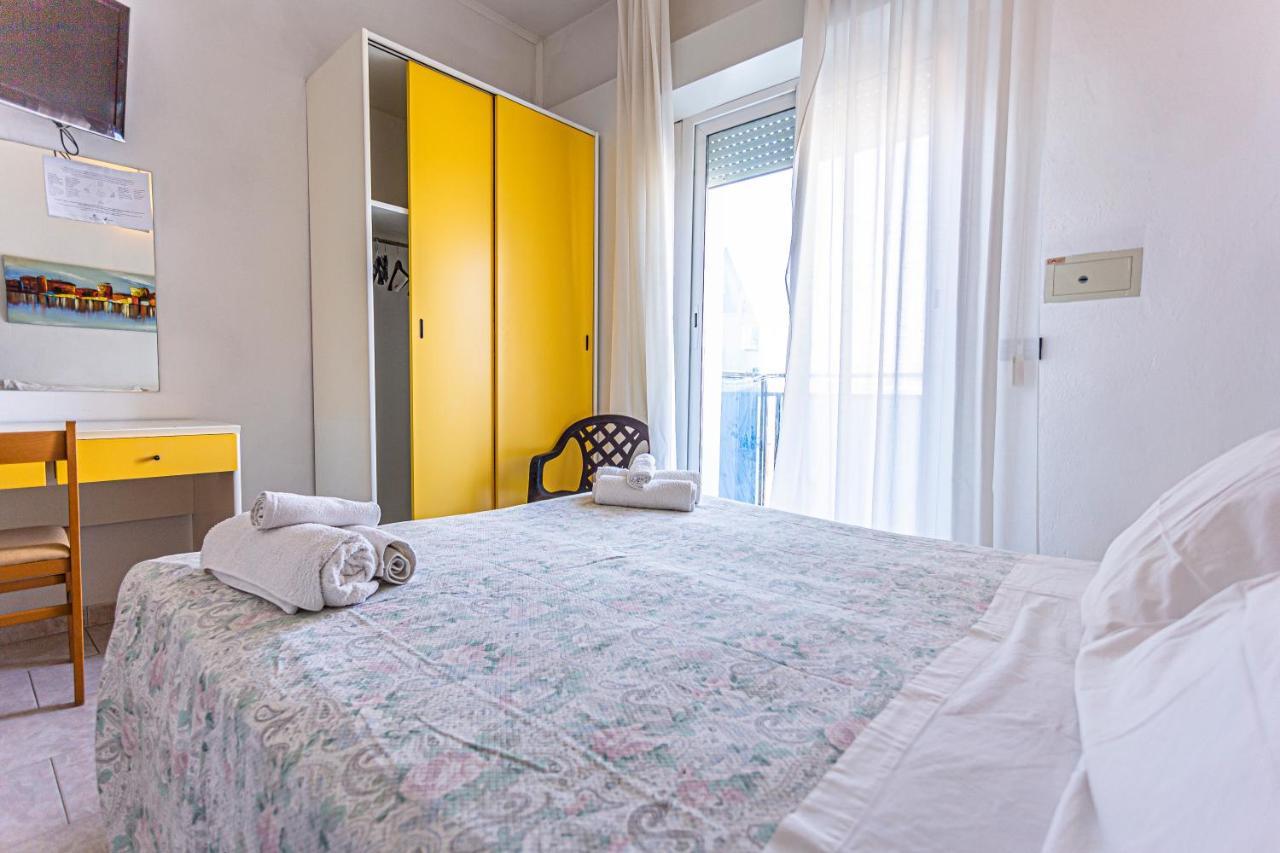 Hotel Continental Bellaria-Igea Marina Exterior foto